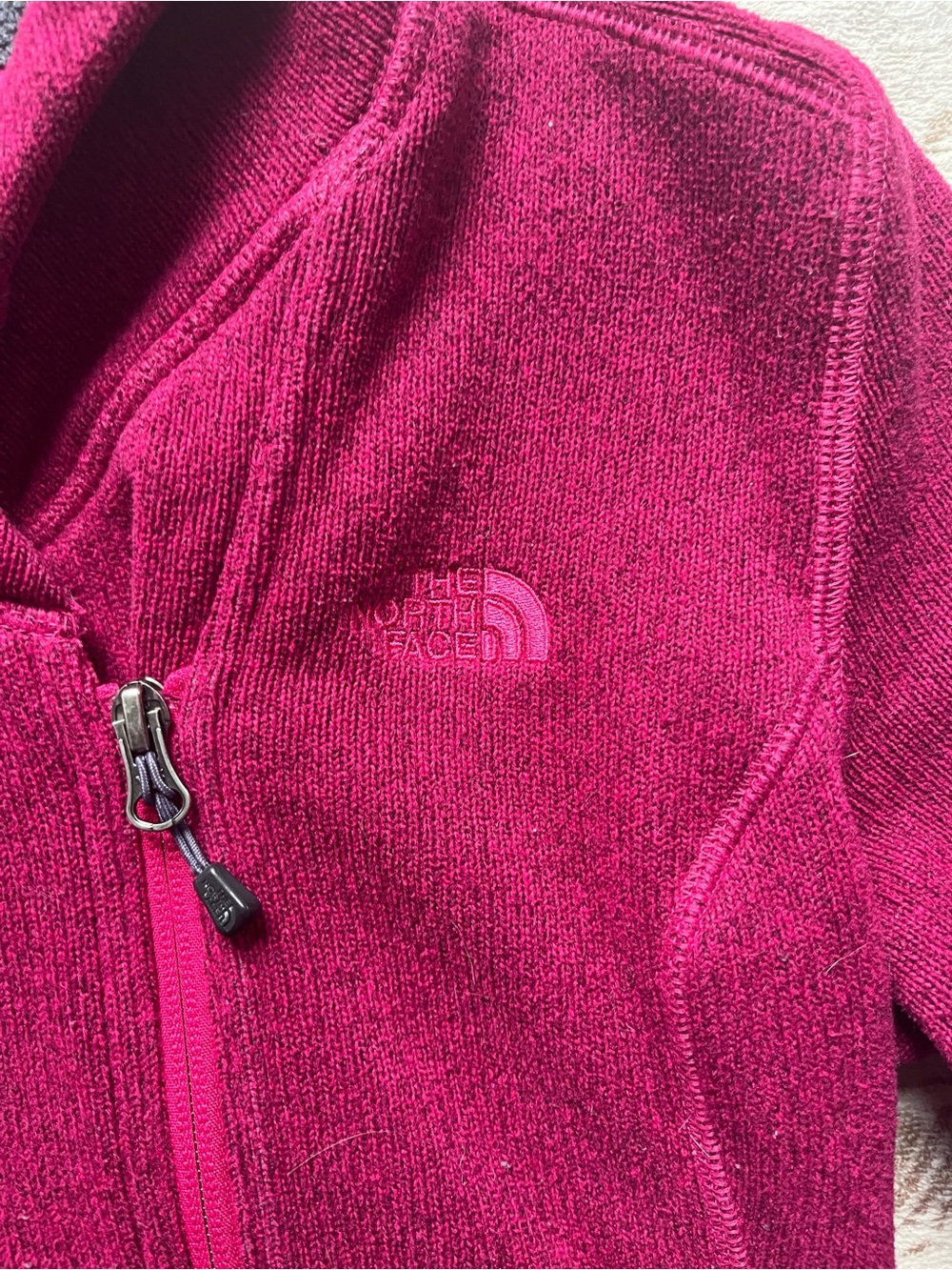 The North Face Women's Raspberry Pink Fleece Jacket - Picture 3 of 8